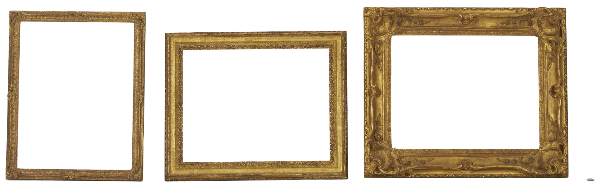 Lot 915: 13 Assorted Frames for Paintings