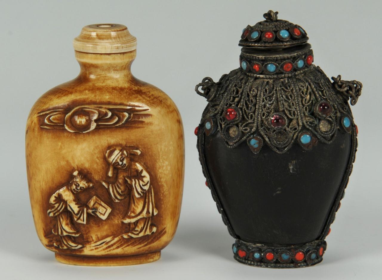 Lot 10: 2 Chinese snuff bottles including horn and ivory
