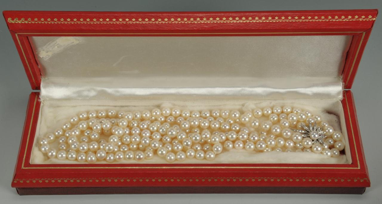 Lot 147: Ladies Cultured Pearl Necklace w/ Diamond Clasp