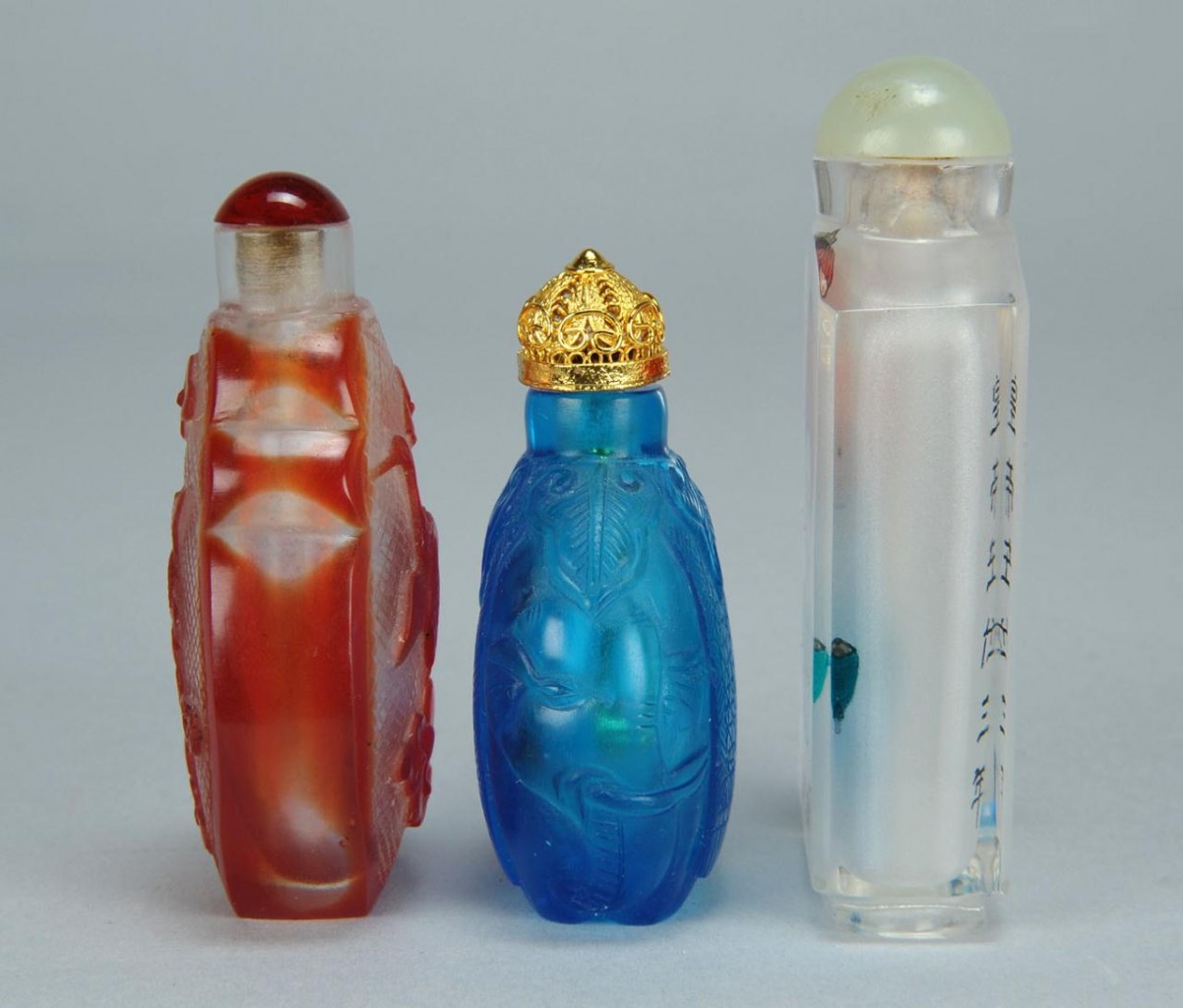 Lot 391: 3 Chinese Glass Snuff Bottles, 20th century
