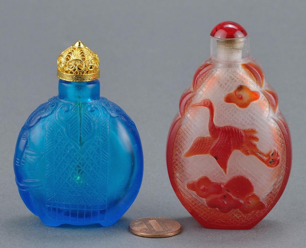 Lot 391: 3 Chinese Glass Snuff Bottles, 20th century