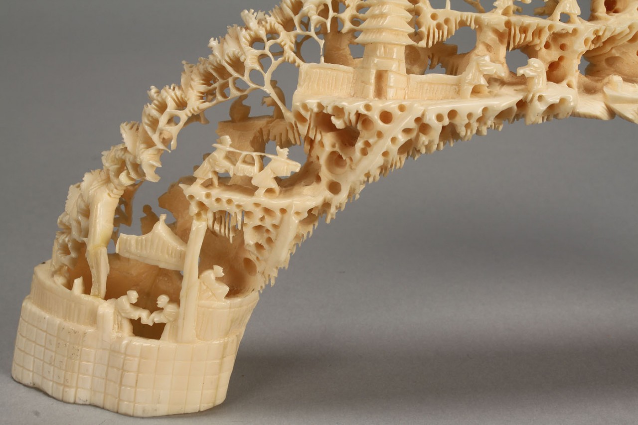 Lot 392: 5 pieces carved ivory: bridge and elephants
