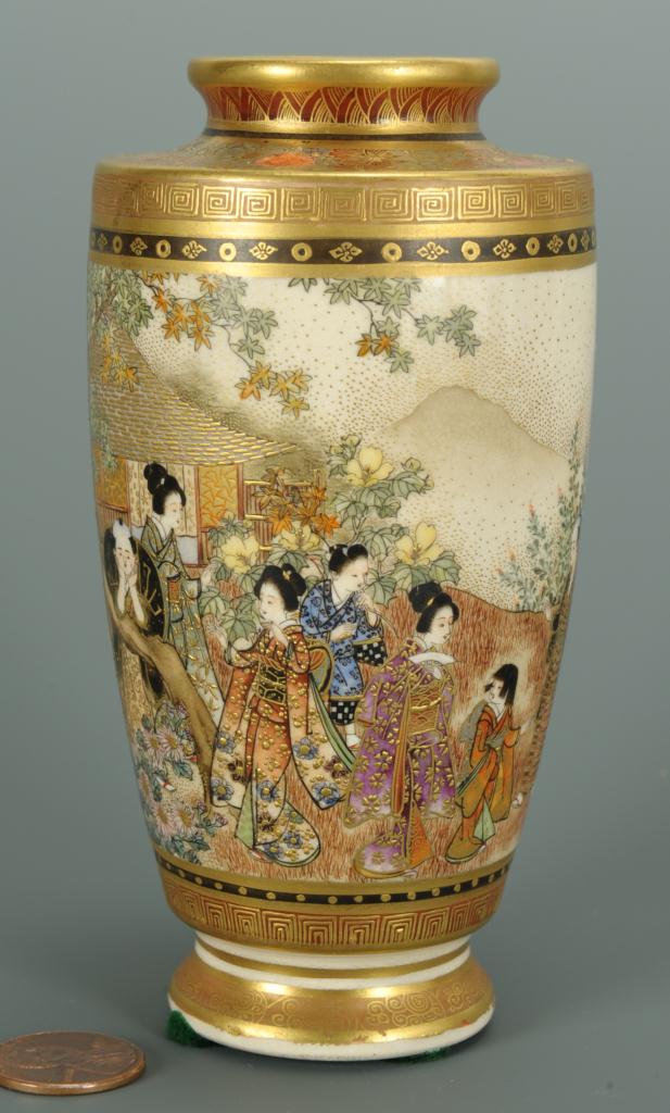 Lot 396: Small Meiji Period Satsuma vase, signed