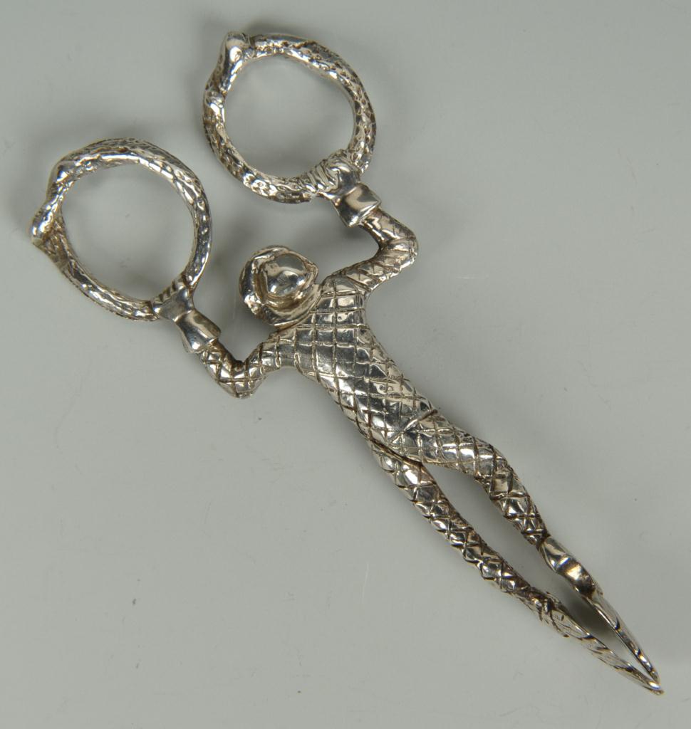 Lot 462: 3 English sterling serving items incl monkey tongs
