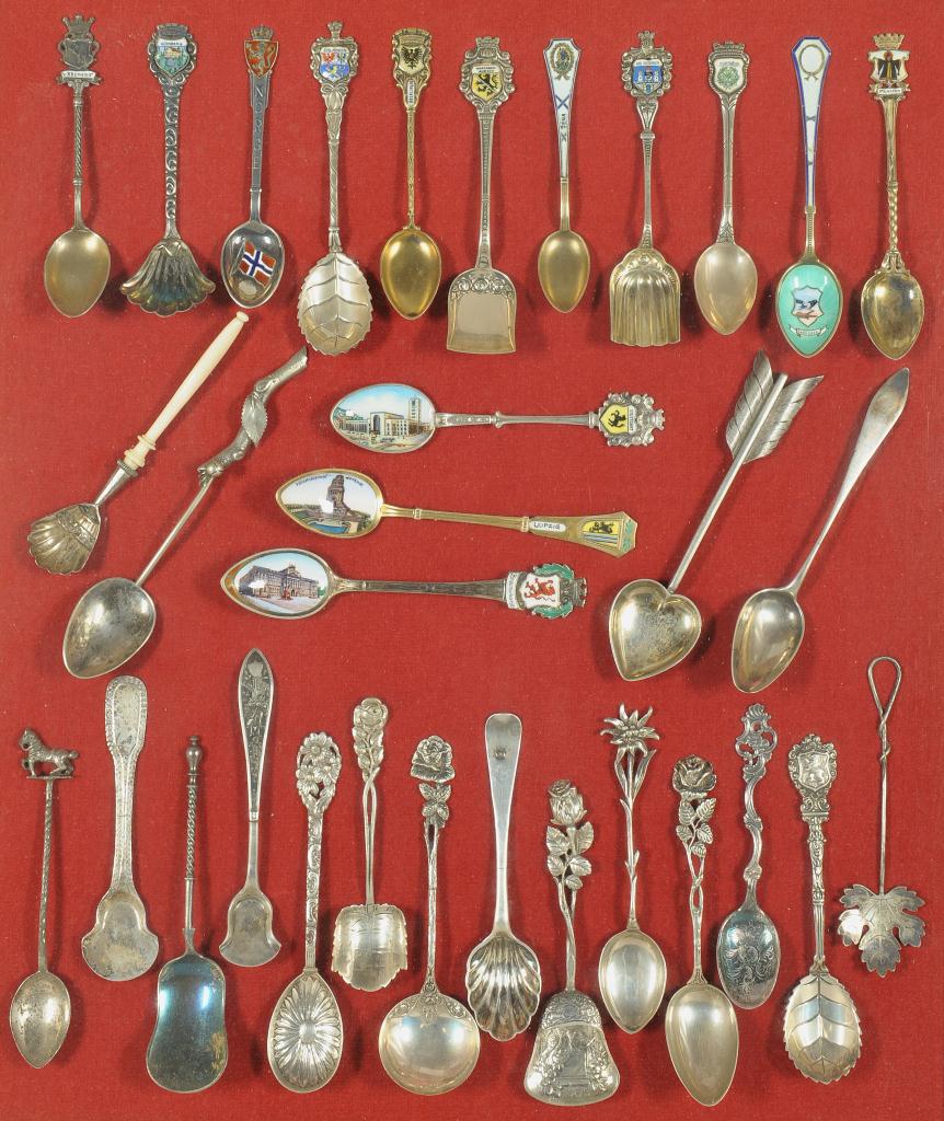Lot 467: Collection of European Souvenir Tea & Salt Spoons