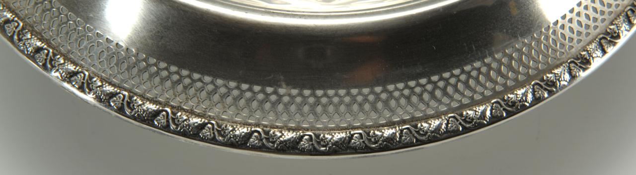 Lot 481: Sterling centerpiece bowl with flower frog