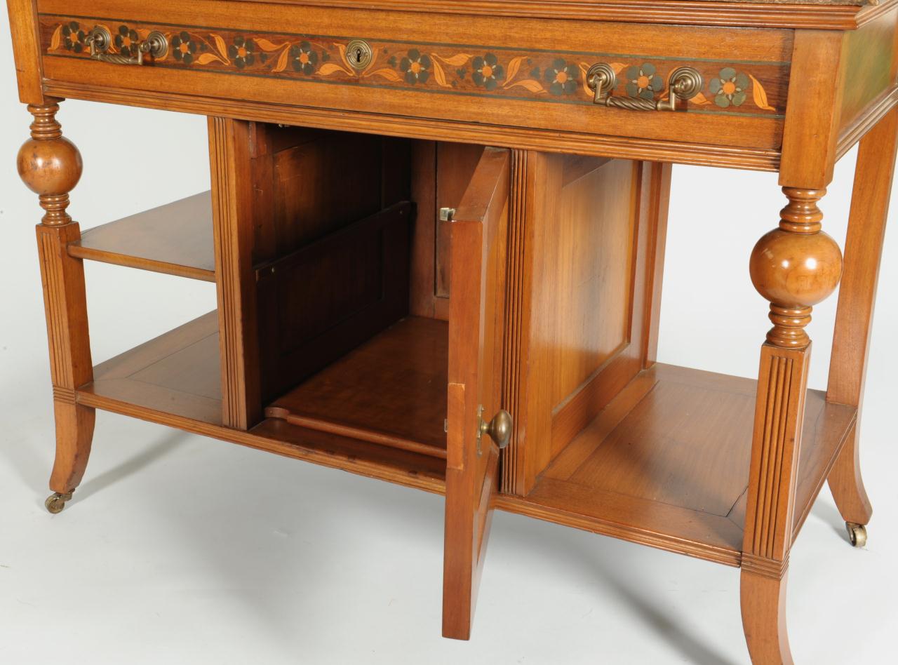 Lot 550: Arts and Crafts Style Table