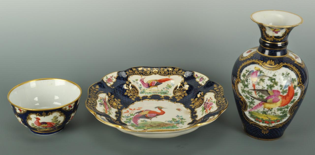 Lot 555: Three late 18th c. English Porcelain pieces with c