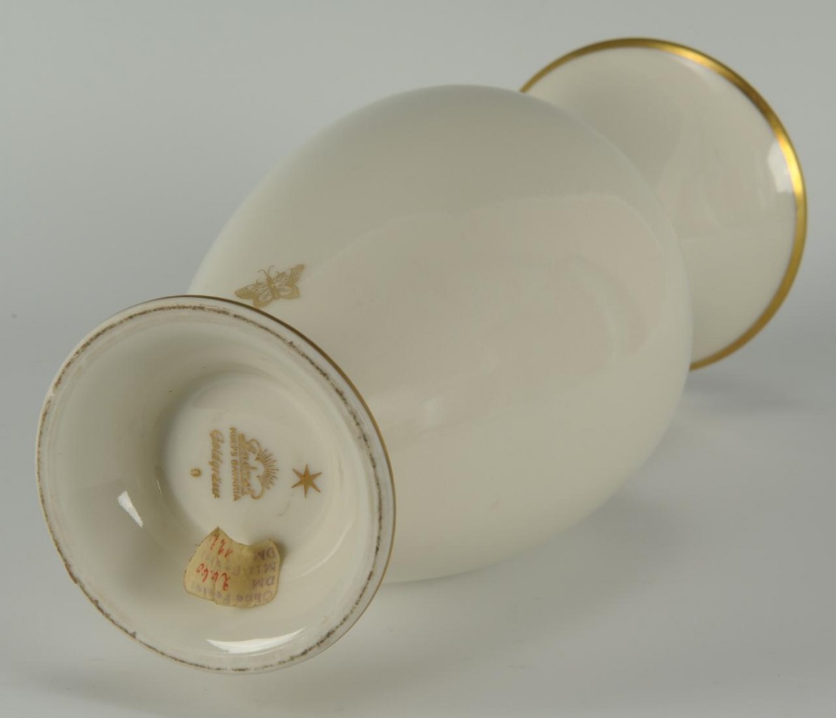 Lot 565: Group of 3 German Porcelain Vases