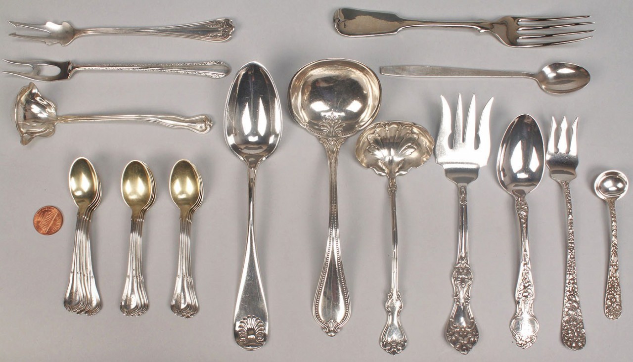 Lot 576: 24 Pieces Assorted Sterling Silver Flatware