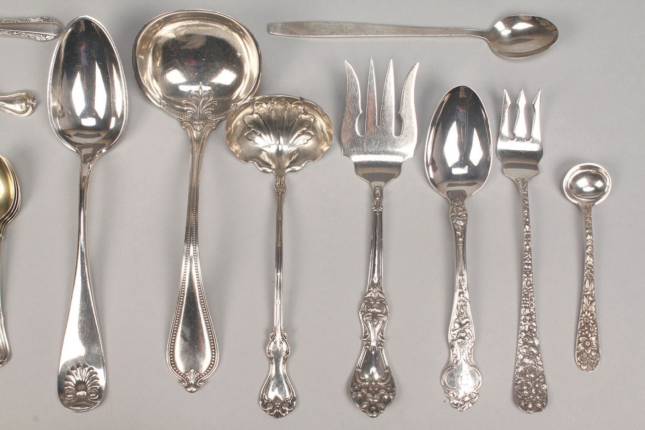 Lot 576: 24 Pieces Assorted Sterling Silver Flatware
