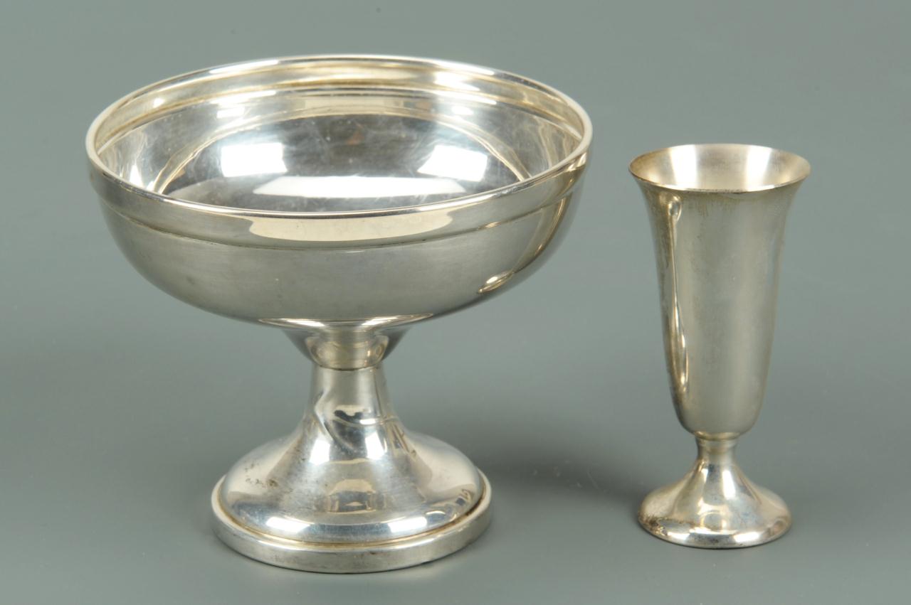 Lot 580: Sterling sherberts and cordials, 12 pcs.