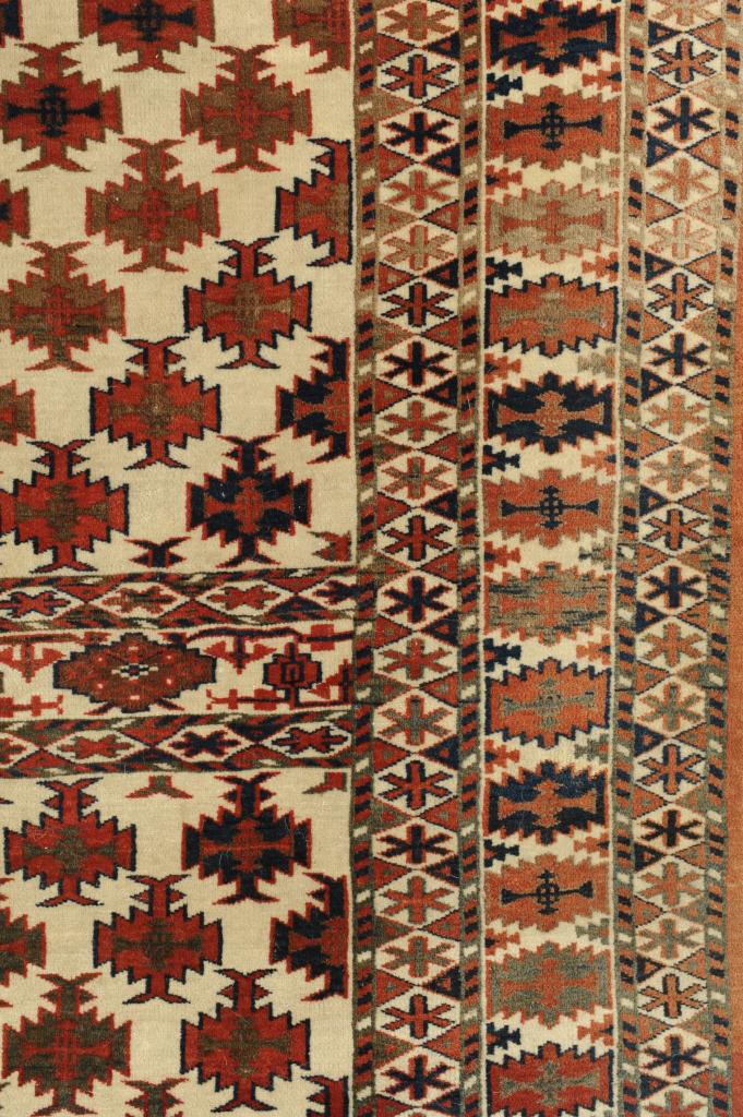 Lot 700: Persian Turkoman Rug, 6'6" x 4'7"