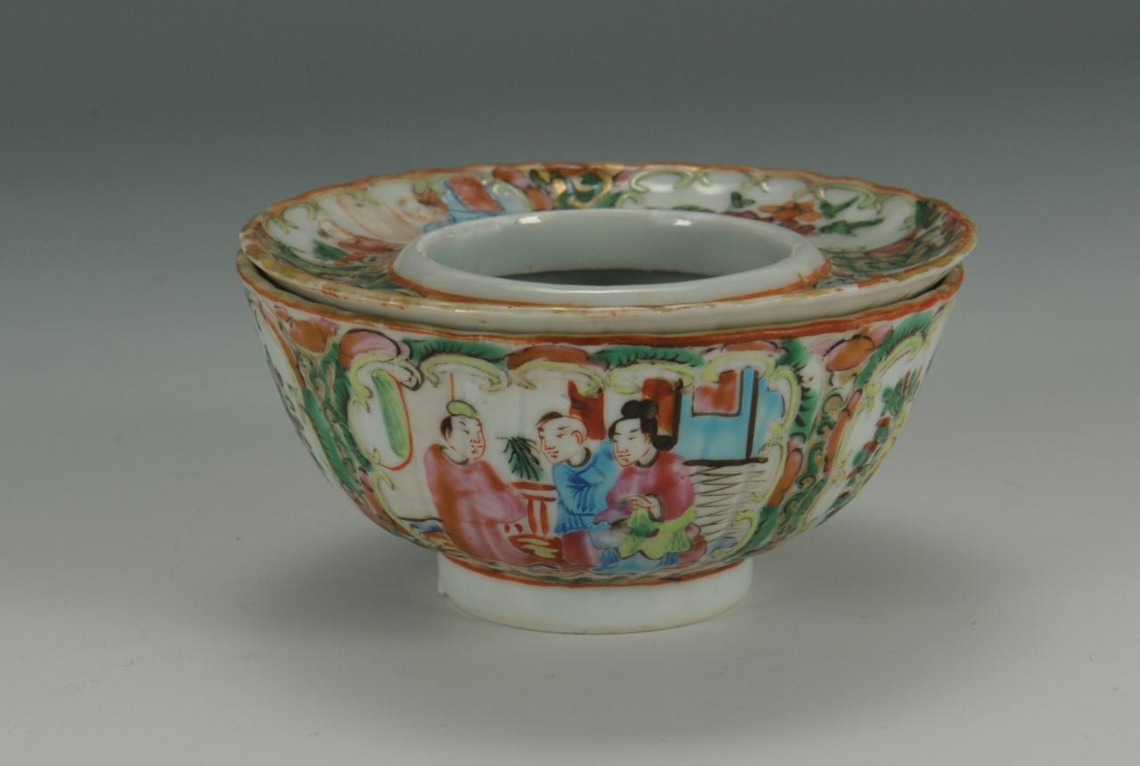 Lot 709: Chinese Rose Medallion Porcelain, 22 pcs.