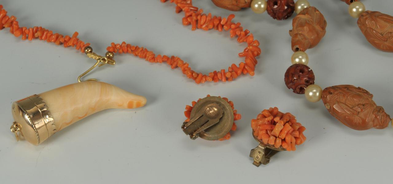 Lot 731: 4 Asian Jewelry Items