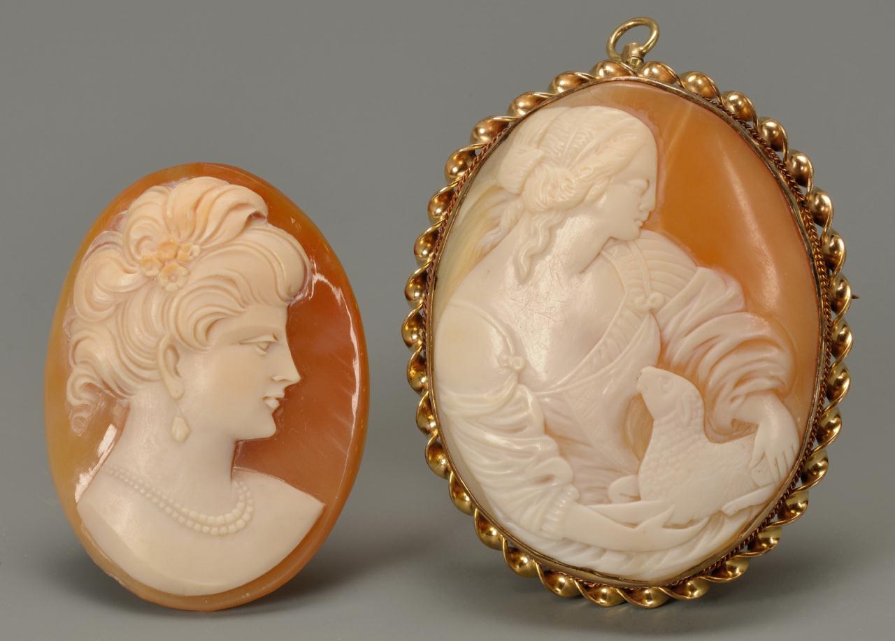Lot 737: 2 Cameos: Lady with Lamb and Edwardian
