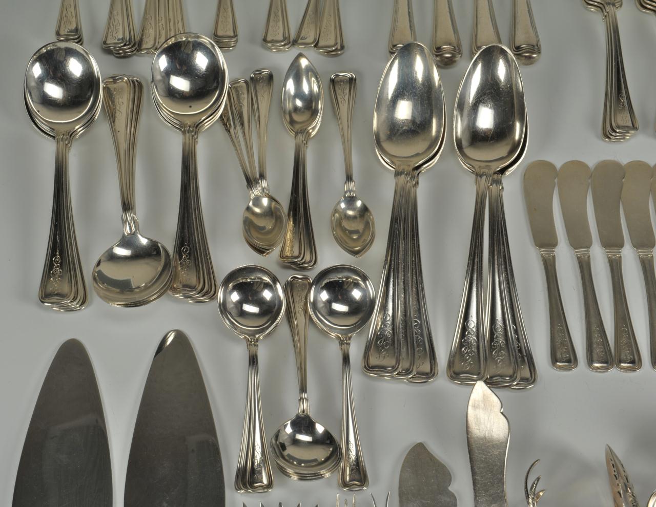 Lot 81: 183 pieces Gorham Old French Sterling Flatware