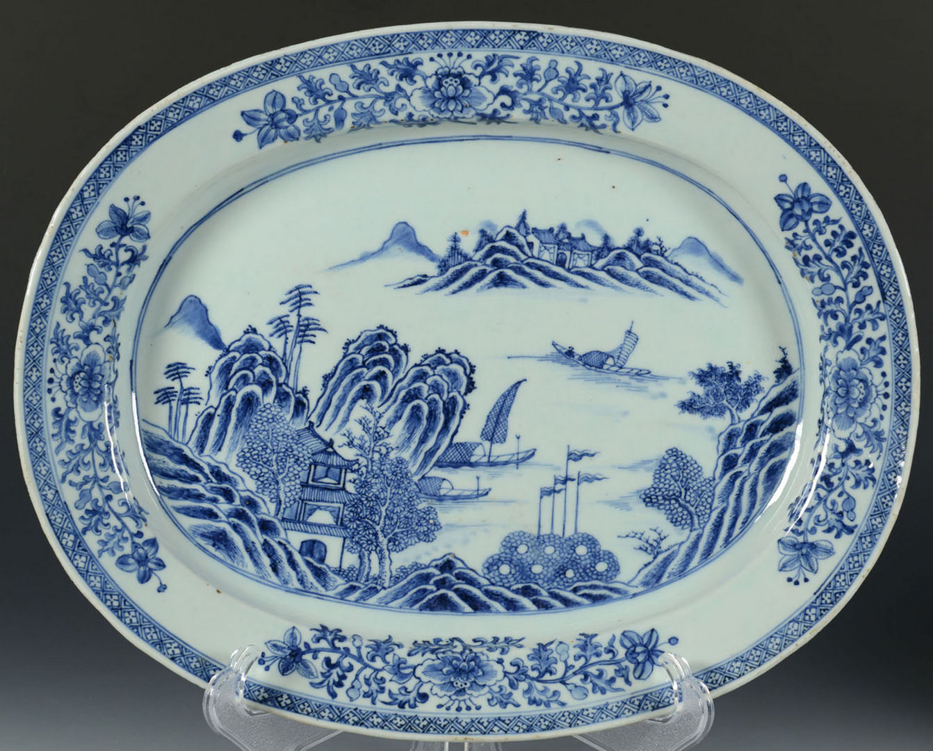 Lot 16: Blue and white Chinese Export oval covered tureen