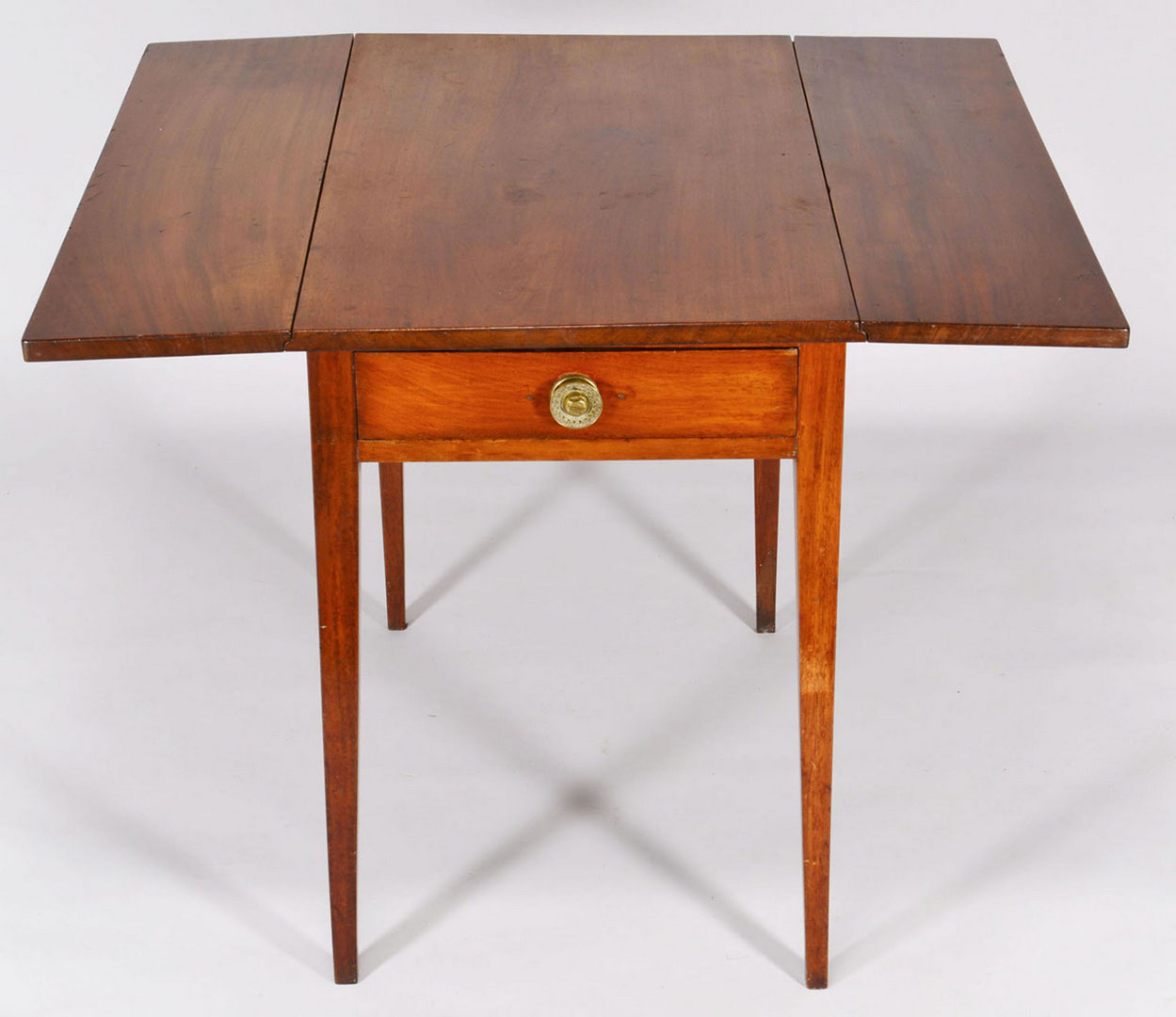 Lot 259: Pembroke Table with drawer, probably Midatlantic