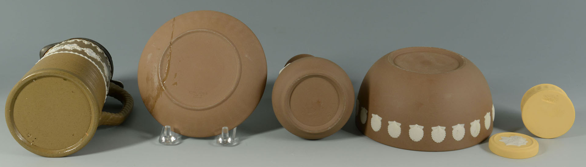 Lot 576: Lot of 19th c. English ceramics: lustre, creamware
