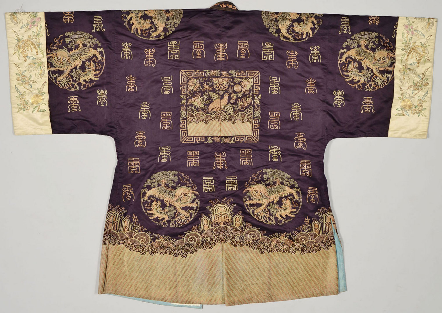 Lot 5: Chinese Ceremonial Manchu Silk Ladies Robe