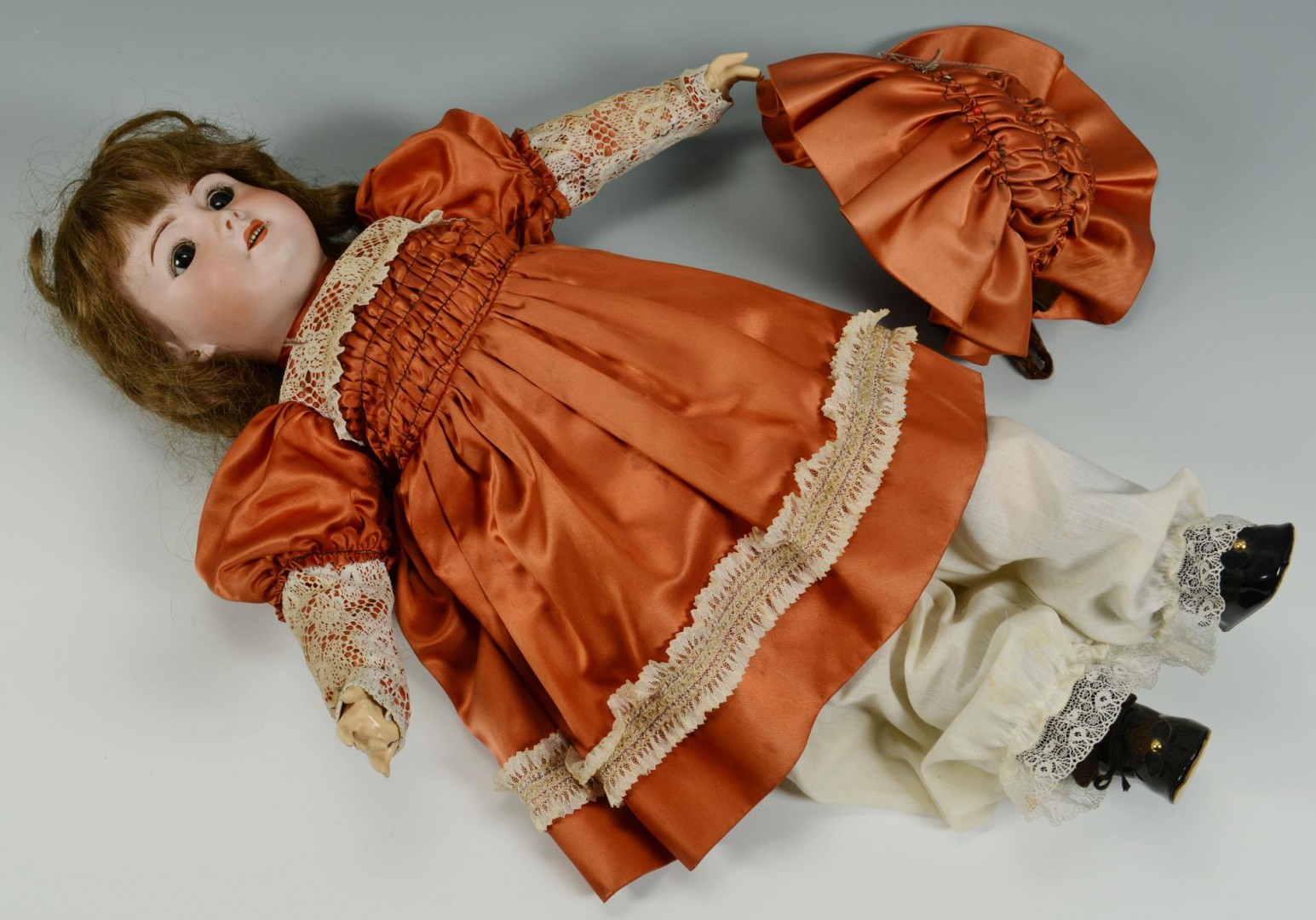 Lot 652: French S. F. B. J. #301 Bisque Head Doll