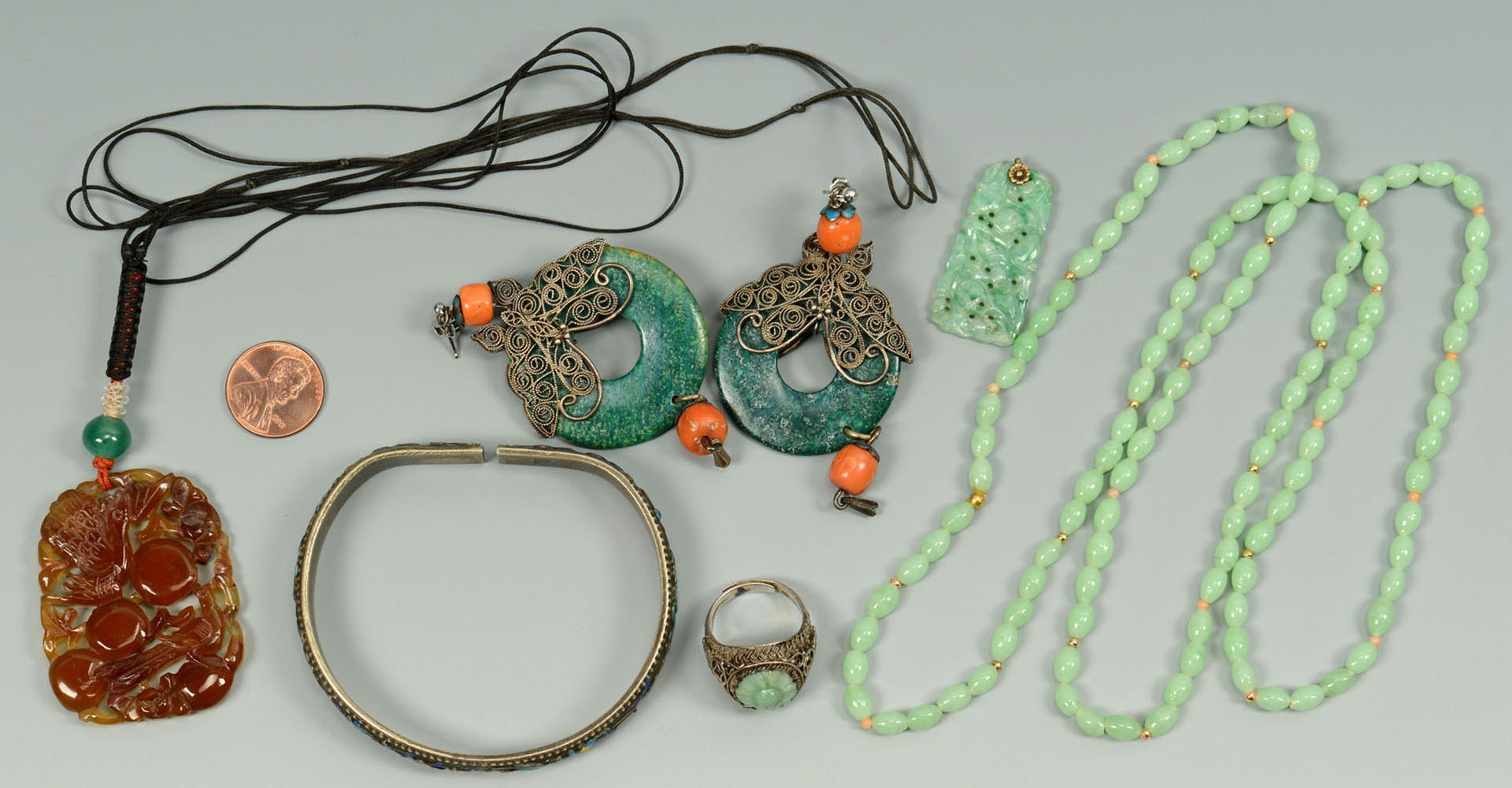 Lot 723: 6 items Chinese Jewelry