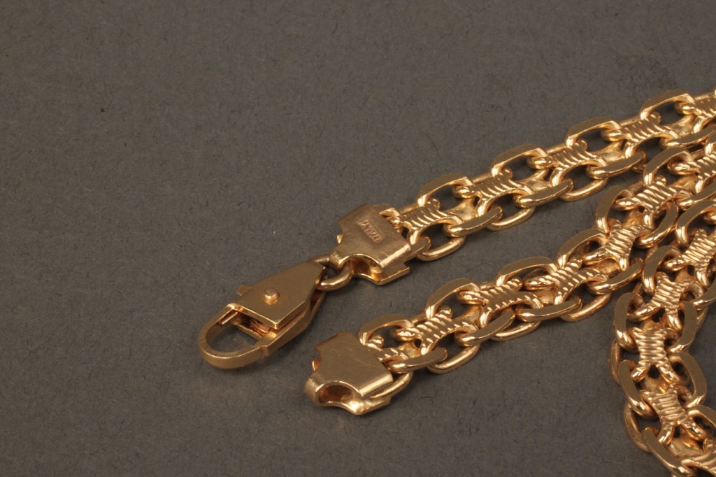 Lot 114: 14K yellow gold square-link chain, 23-3/4" long