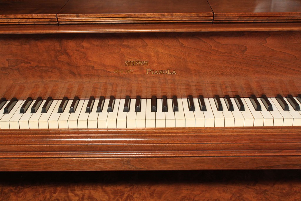 Lot 193: Steinway Duo Art Parlor Grand Piano, 1923
