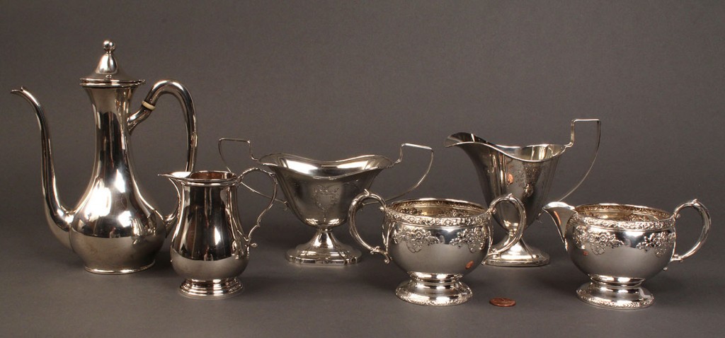 Lot 391: Mixed Lot of Sterling holloware, 6 items