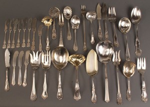 Lot 402: Lot of 33 pieces assorted sterling flatware