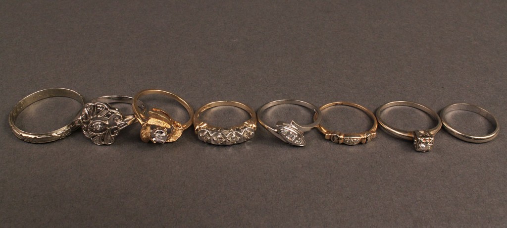 Lot 480: Lot of 18 Gold Rings
