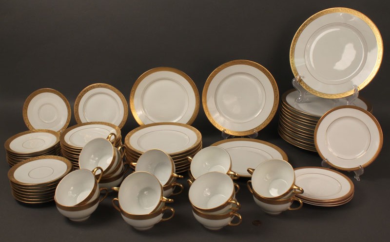 Lot 500: Lot of Assorted Porcelain Dinnerware, 111 pcs