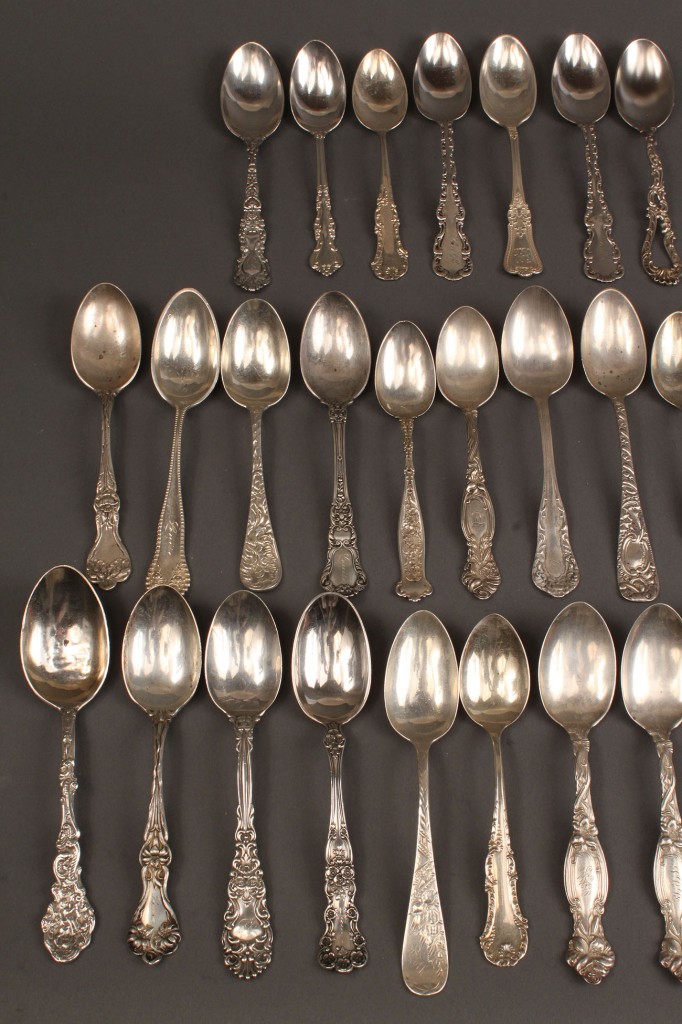 Lot 539: Lot of 33 sterling teaspoons, assorted patterns