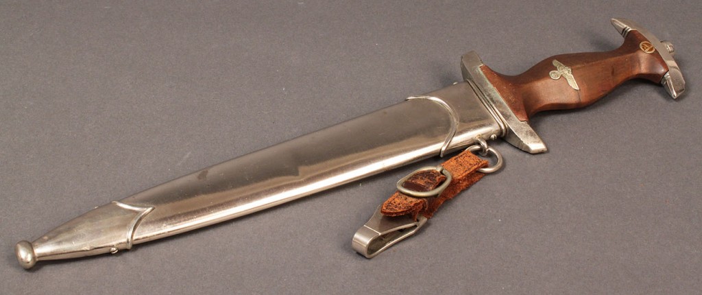Lot 588: WWII SA Nazi German dagger with hanger