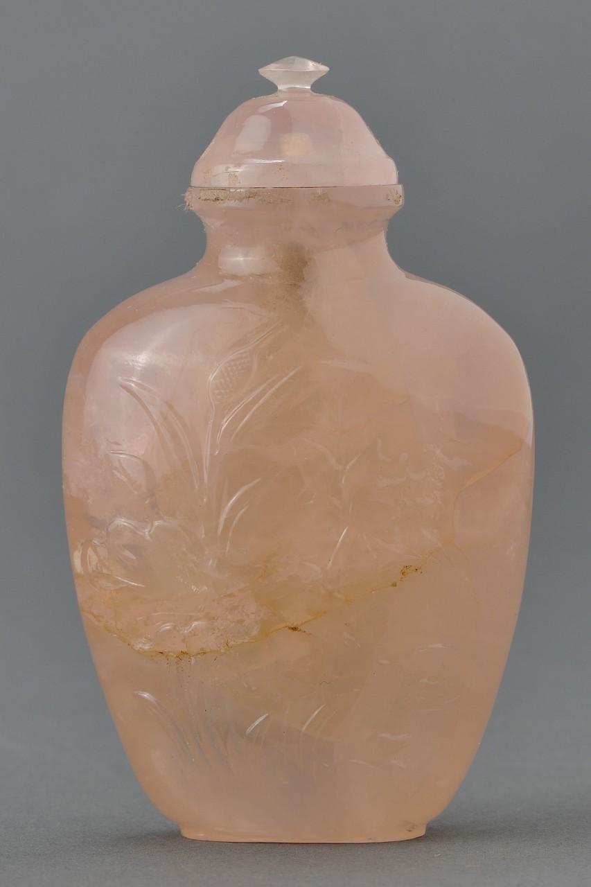 Lot 10: Chinese Carved Rose Quartz Snuff Bottle