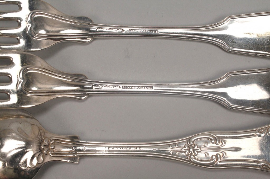 Lot 127: 3 pcs New Orleans Coin silver flatware
