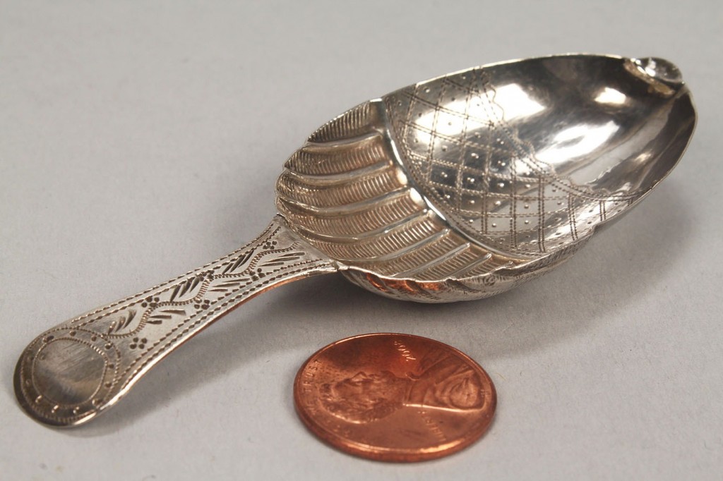Lot 150: Sterling tea caddy spoon, acorn motif