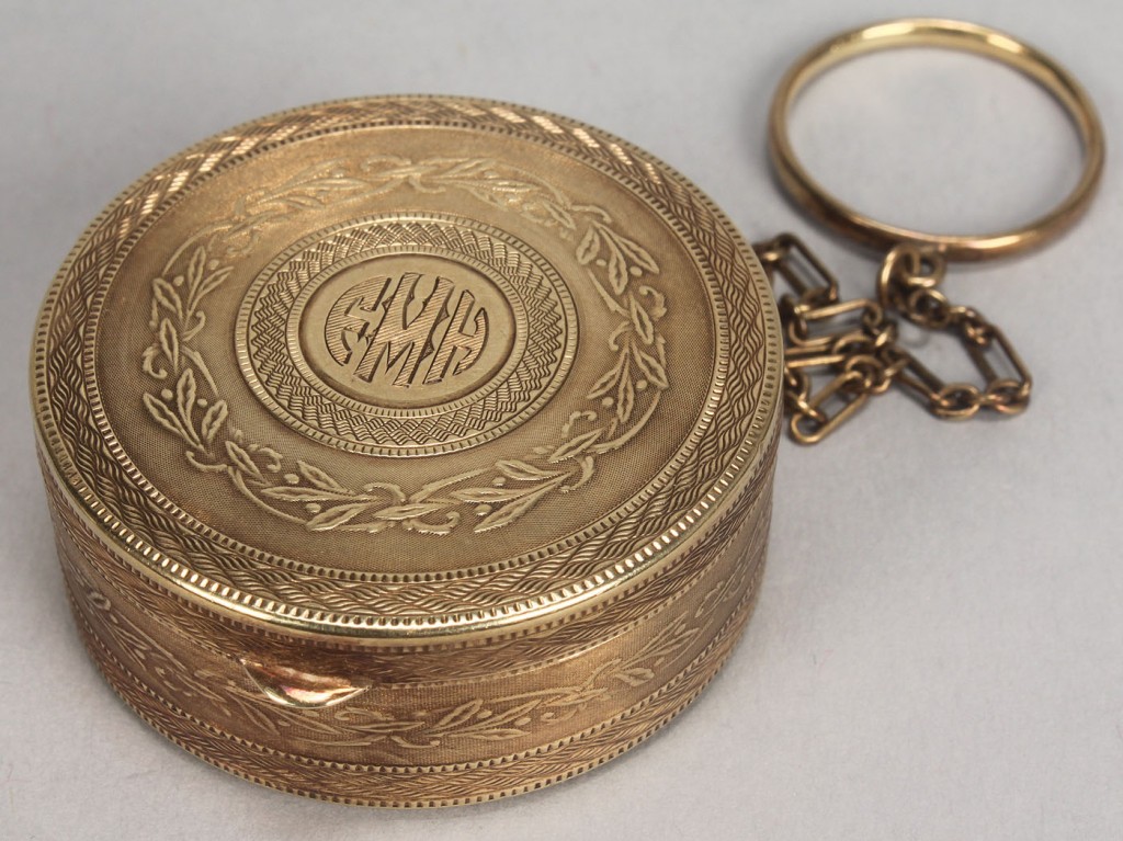 Lot 167: Ladies 14K Gold Compact