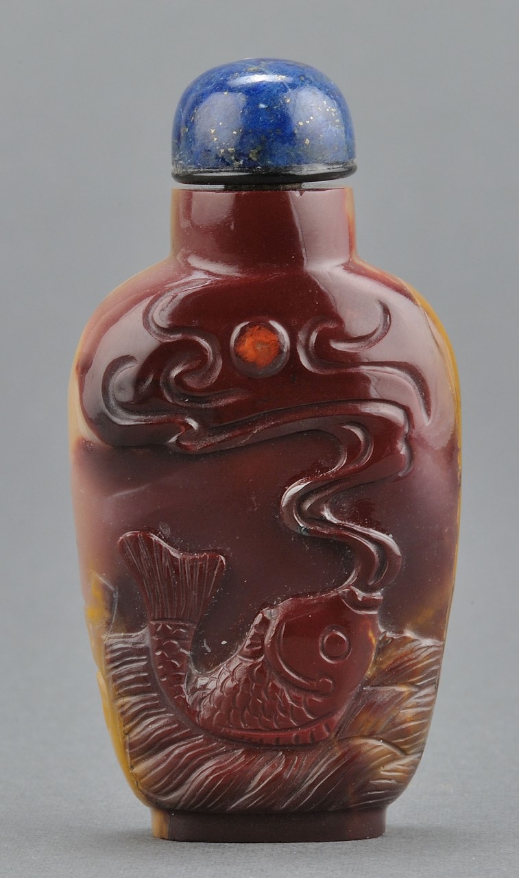 Lot 234: Chinese Carved Mookrite Agate Snuff Bottle