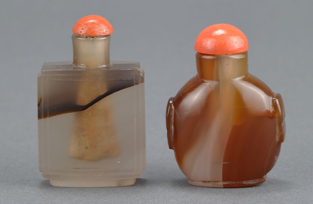 Lot 251: 2 Chinese Montana-Style Agate Snuff Bottles