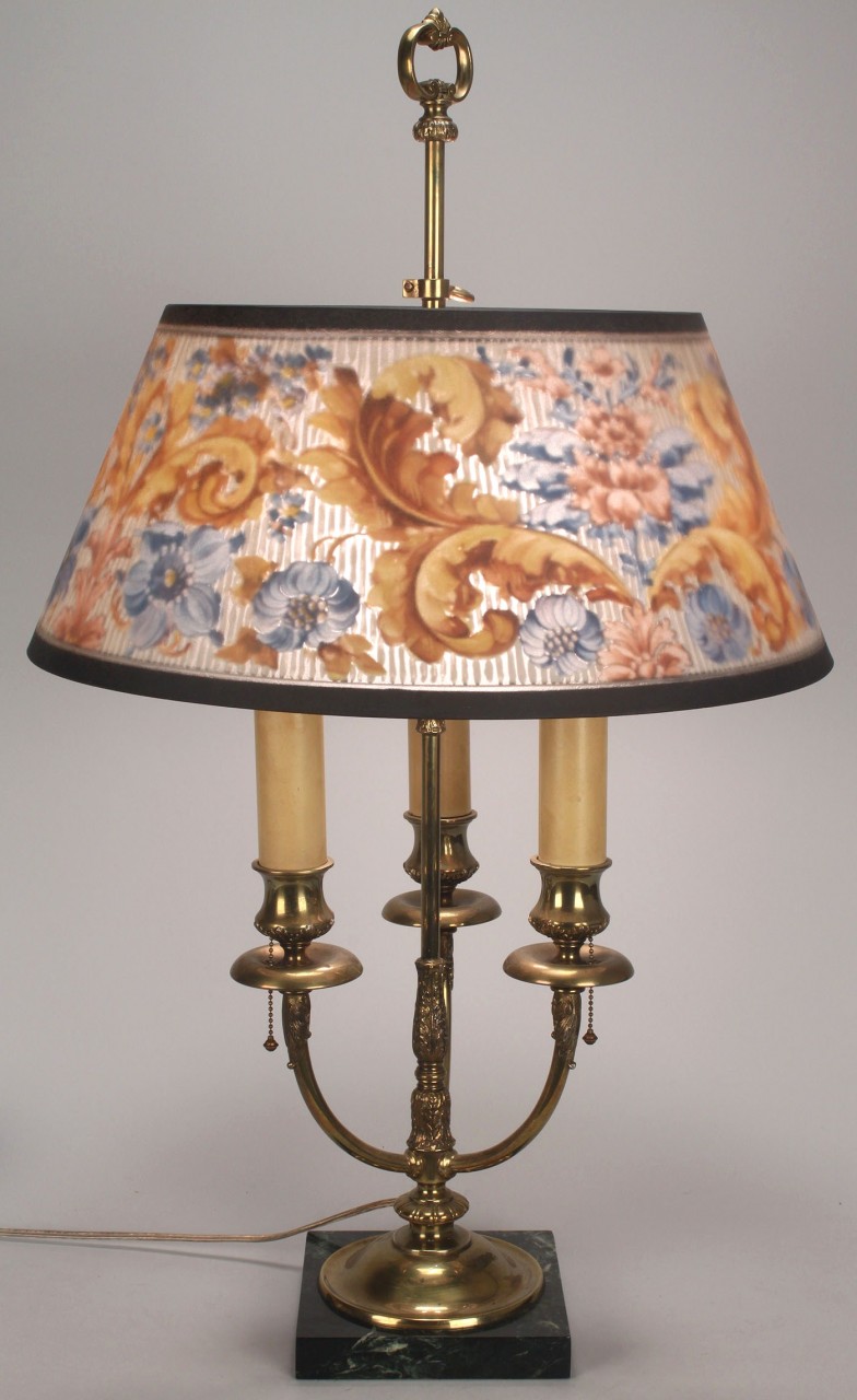 Lot 329: Pairpont Floral Glass Brass Bouillotte Lamp