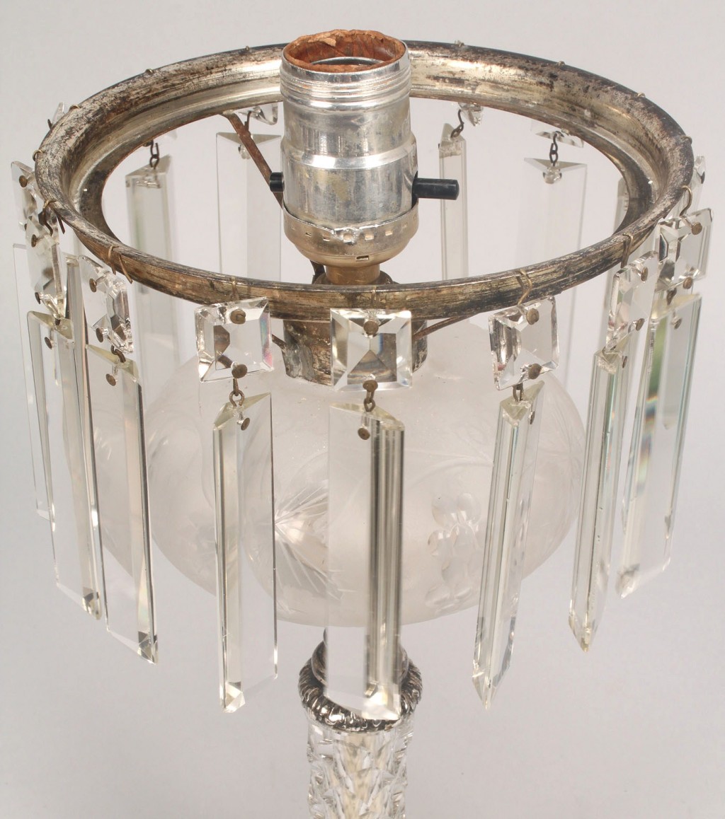 Lot 330: Pairpoint Lamp w/ Etched & Frosted Globe