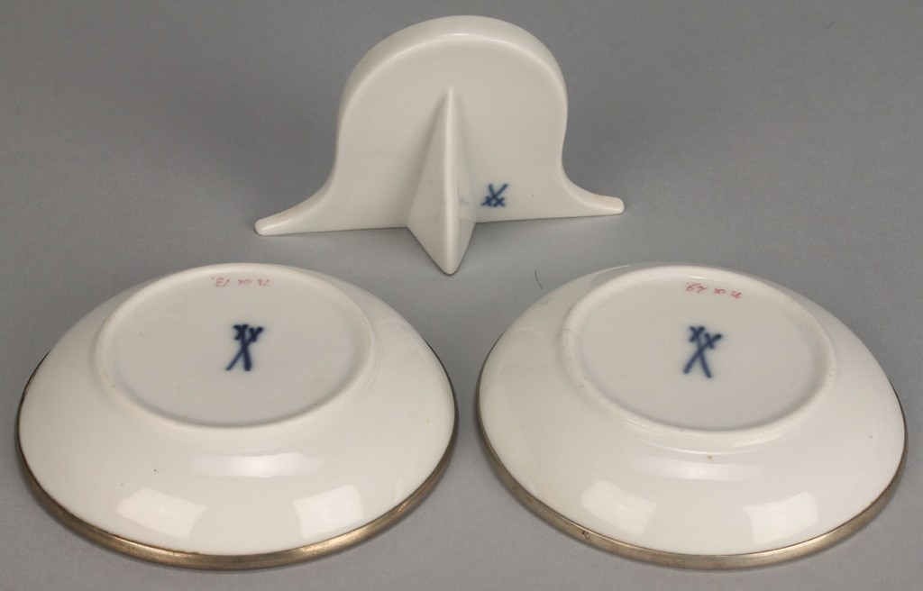 Lot 347: Grouping of Meissen and KPM Porcelain, 6 pieces