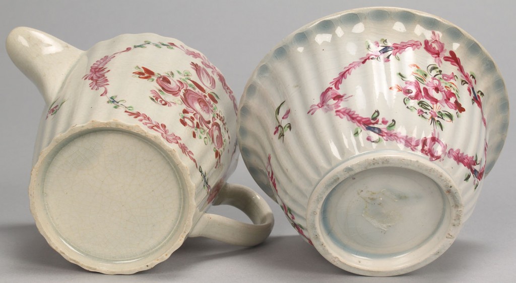 Lot 355: Lot of 4 enameled creamware / pearlware tea items