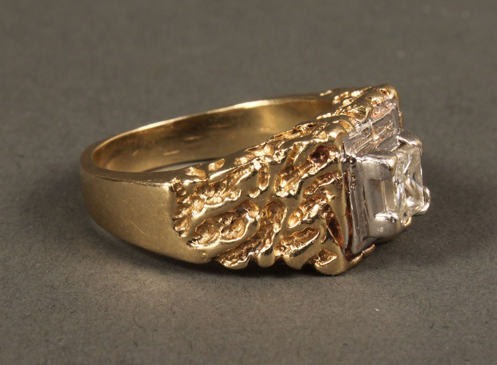 Lot 398: 14K  Princess-cut Diamond Ring