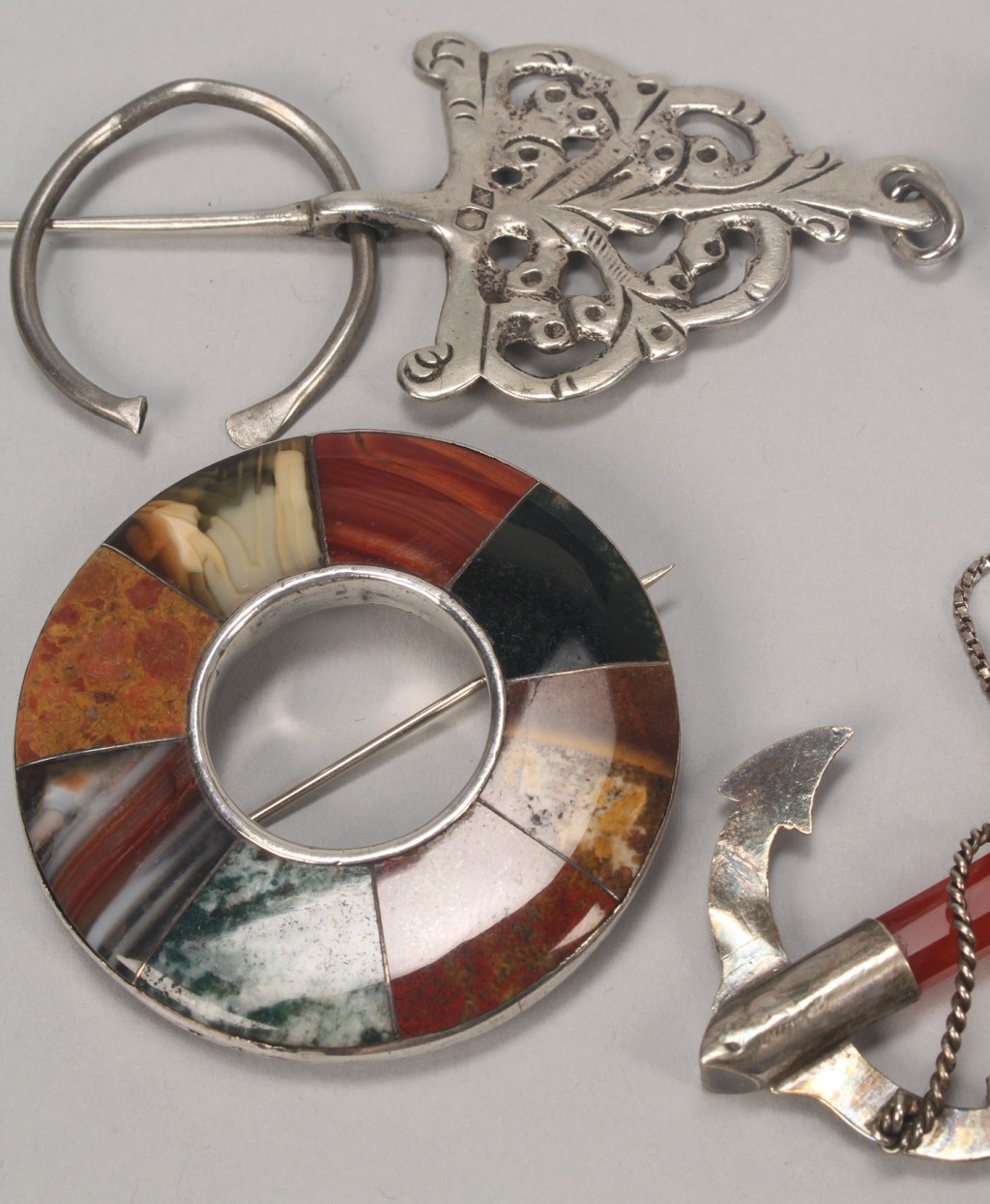 Lot 505: Group of Scottish style agate and silver jewelry