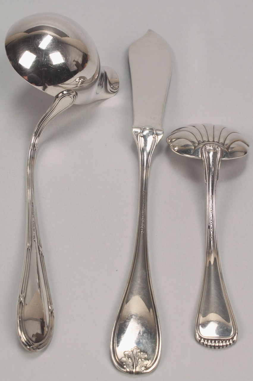 Lot 508: 3 Buccellati Sterling Serving Pieces