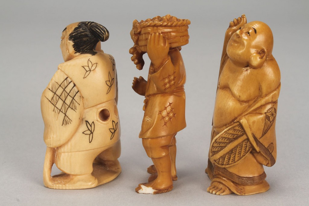 Lot 540: Group of carved ivory figures incl 4 netsukes