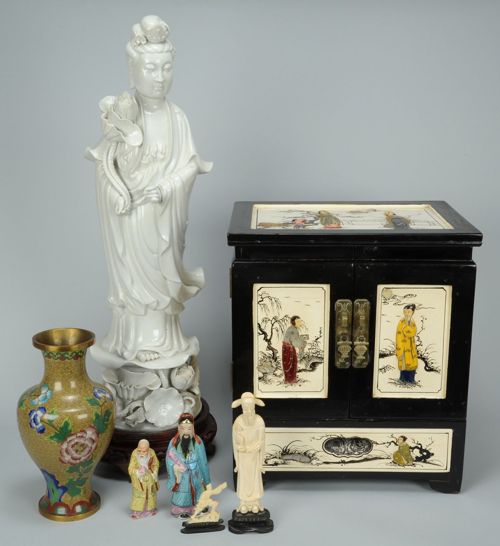 Lot 558: 7 Asian Decorative Items: cabinet and figures